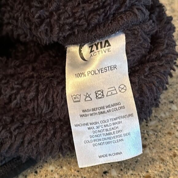 ZYIA Quarter Zip Sherpa Fleece Teddy Bear Pullover - Picture 2 of 14